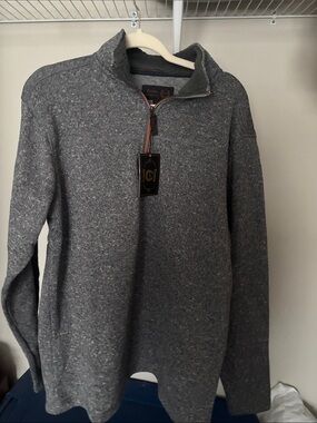 Men's Heather Gray Zip-Neck Sweater - Classic Casual Layering